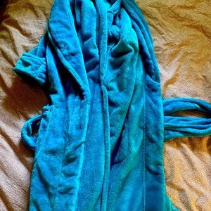 size small plush womens robe - blue